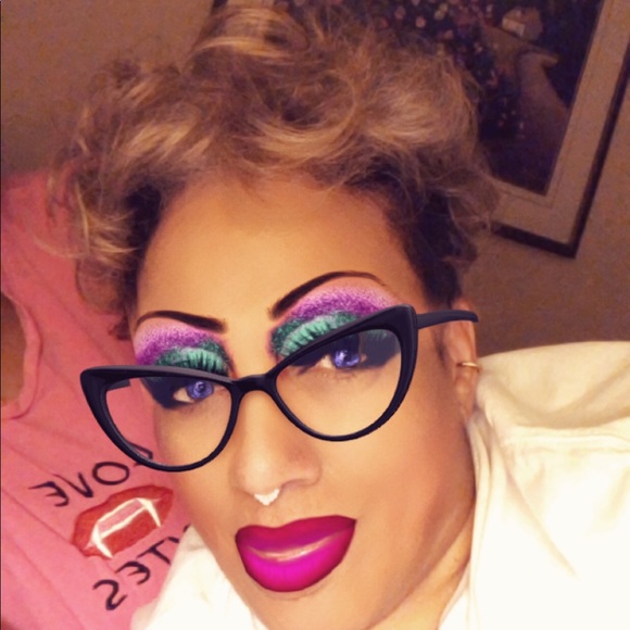 Meet your Posher, Janine - Picture 2 of 6